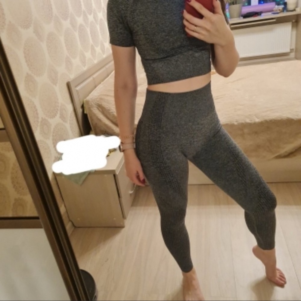 NWT BRAND NEW 2 pieces dark greu crop top leggings